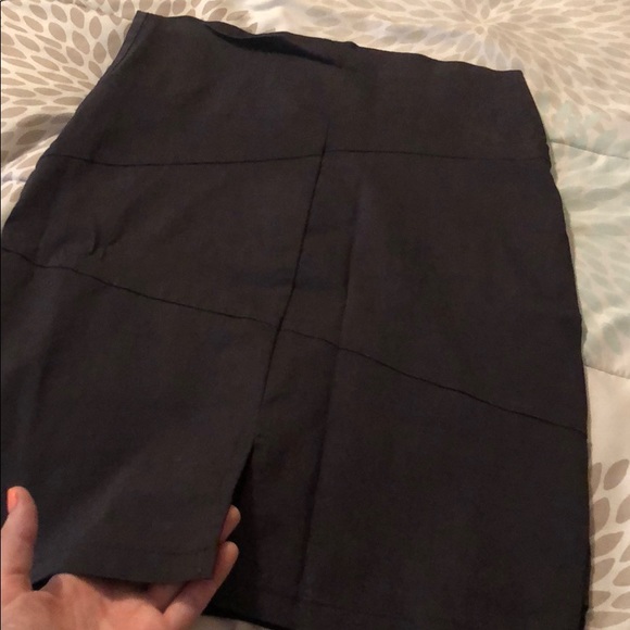Black & Grey fitted skirt - Picture 3 of 3